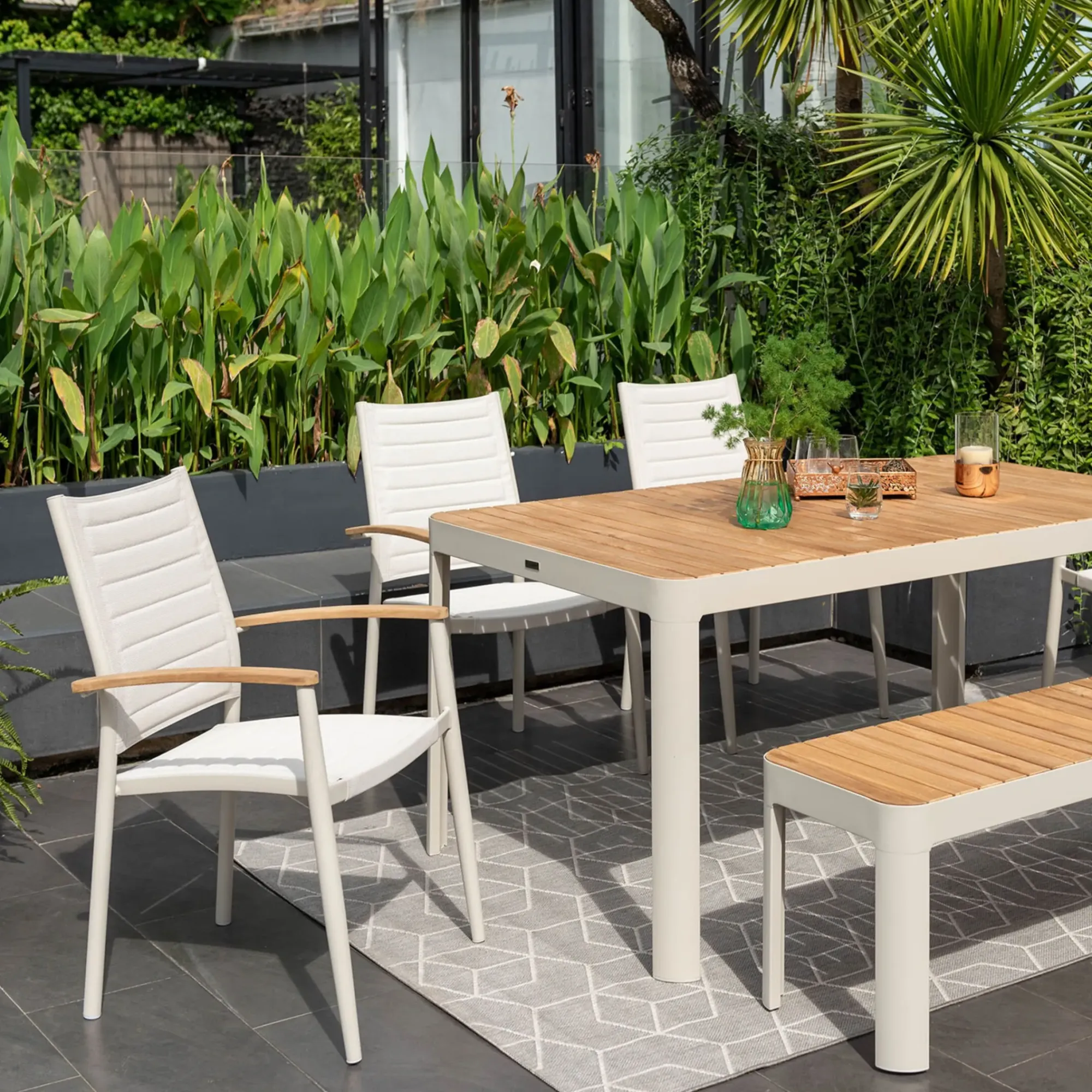 Store Depot Outdoor-Esstisch Sara Aus Teakholz